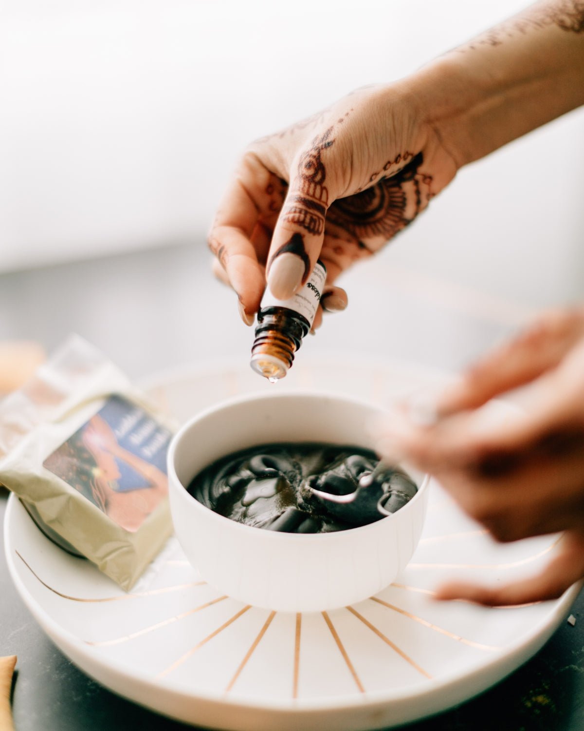 Red Raj Bliss Blend Essential Oil - Henna Sooq